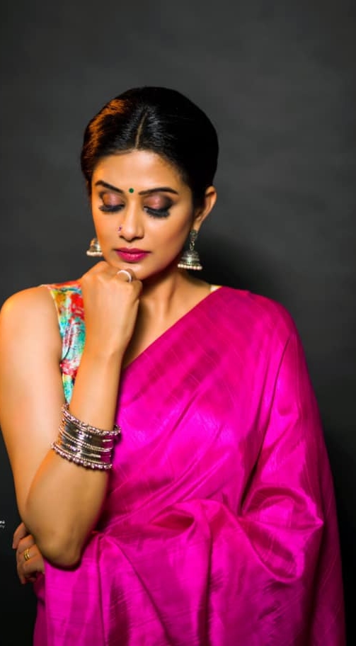 Priya Mani in pink saree by dithya sai fashions for dhee kings 4 Priya Mani in pink saree by dithya sai fashions for dhee kings-4