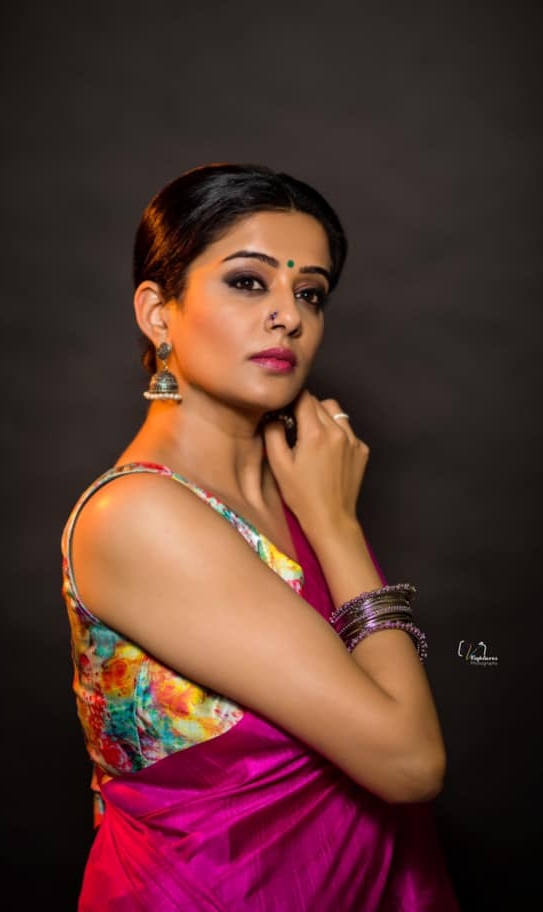 Priya Mani in pink saree by dithya sai fashions for dhee kings Priya Mani in pink saree by dithya sai fashions for dhee kings