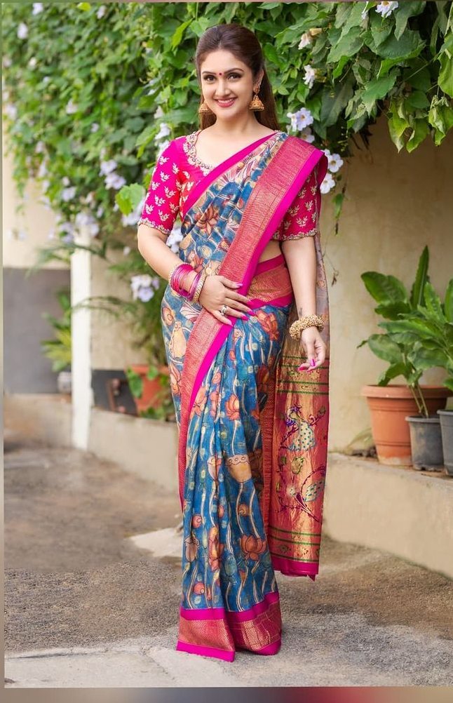 Sridevi vijaykumar in a indigo brand mandir saree for comedy stars 1 Sridevi vijaykumar in a indigo brand mandir saree for comedy stars-1