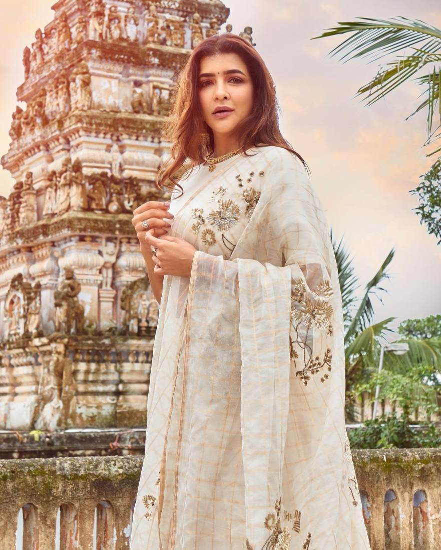 Lakshmi Manchu in a white saree 3 Lakshmi Manchu in a white saree-3