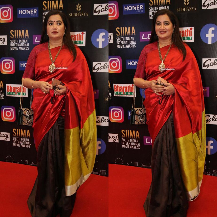 Sumalatha Ambareesh in a multi coloured saree for SIIMA 2021 1 Sumalatha Ambareesh in a multi coloured saree for SIIMA-2021-1