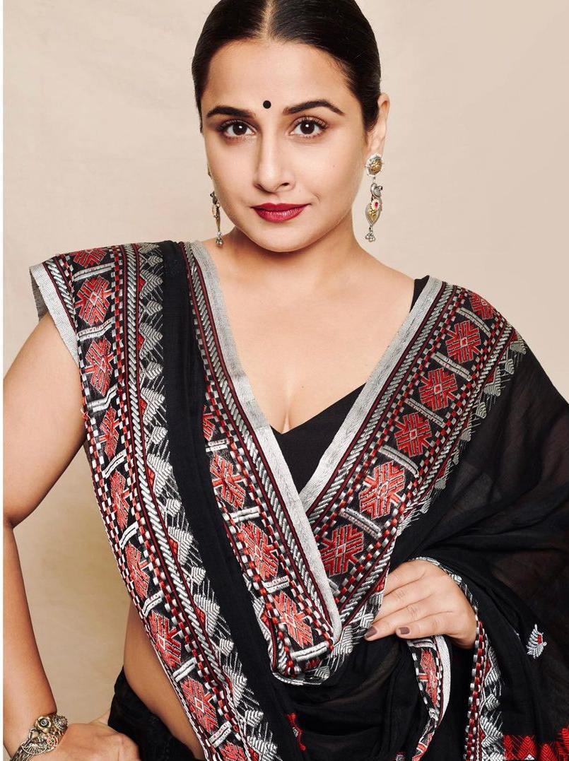Vidya Balan in a black saree by House of urmi 3 Vidya Balan in a black saree by House of urmi-3