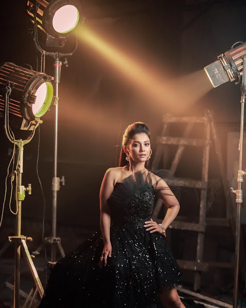 Adaa Khan's Most Recent Sexy Photoshoot Flipkart