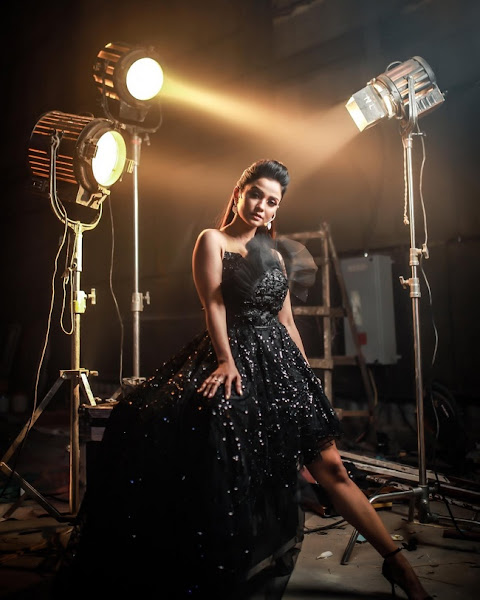 Adaa Khan's Most Recent Sexy Photoshoot Flipkart