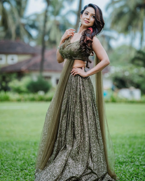 Adaa Khan's Most Recent Sexy Photoshoot Flipkart