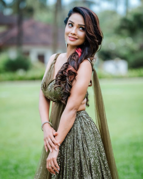 Adaa Khan's Most Recent Sexy Photoshoot Flipkart