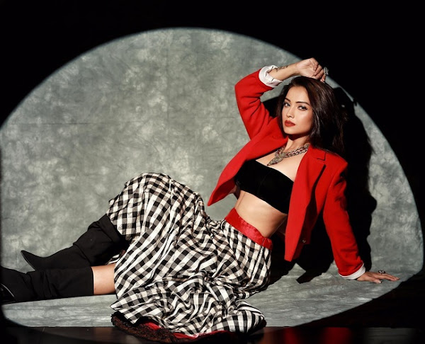 Adaa Khan's Most Recent Sexy Photoshoot Flipkart