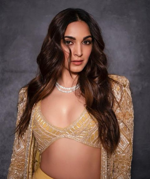 Amazing Looks of Actress Kiara Advani Flipkart