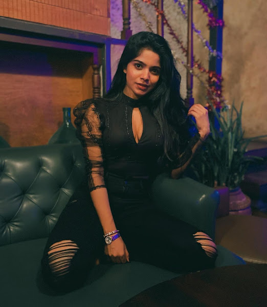 Latest Hot Photos Of Divya Bharathi Flipkart