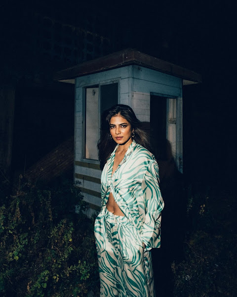 Malavika Mohanan Alluring Poses in Her New Stills Flipkart