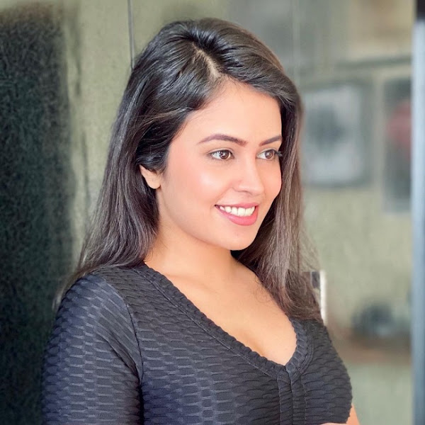 Shobhita Rana Mesmerizing Stills Flipkart