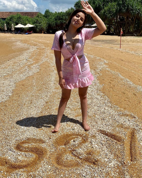 Shobhita Rana Mesmerizing Stills Flipkart