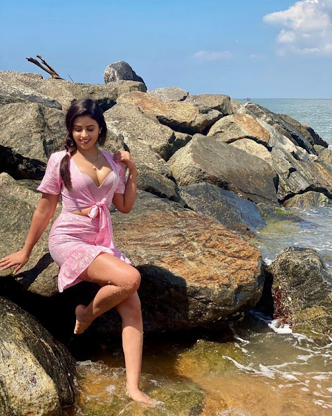 Shobhita Rana Mesmerizing Stills Flipkart