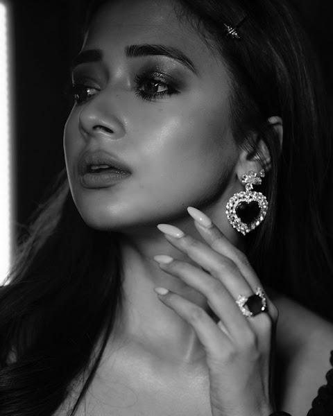 Tina Datta's Incredible Cliks in a Black Dress Flipkart