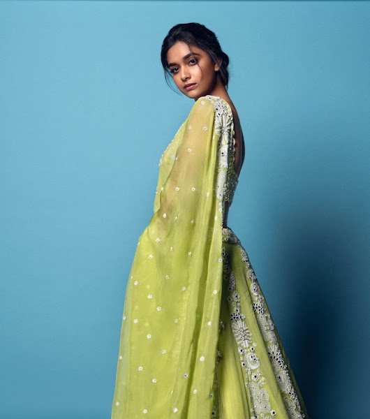 Photos of Keerthy Suresh's Hot Cleavage Flipkart