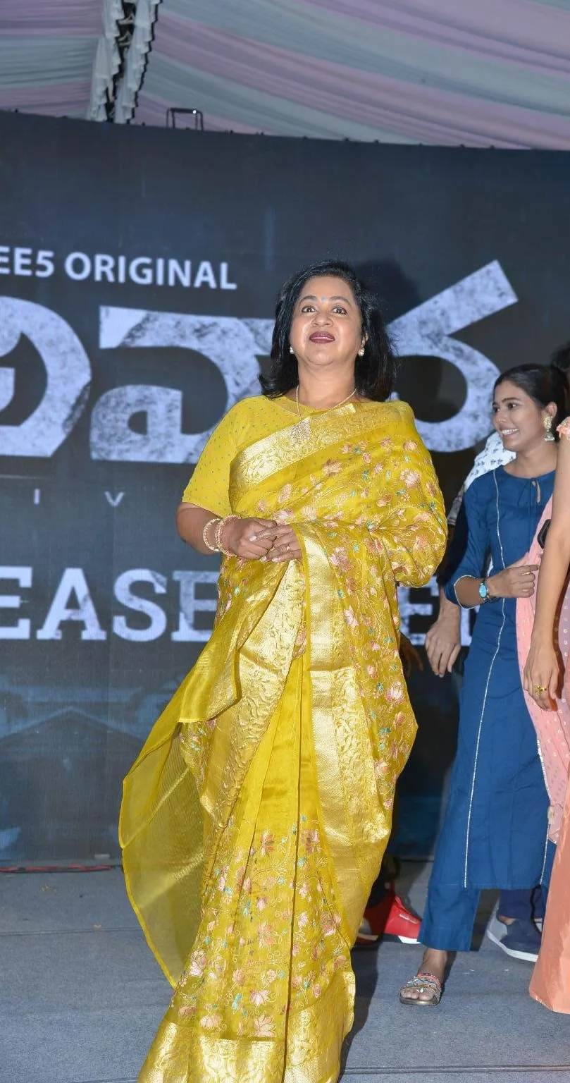 Radikaa Sarathkumar graces “Gaalivaana” pre-release event in a yellow saree! How to style a saree