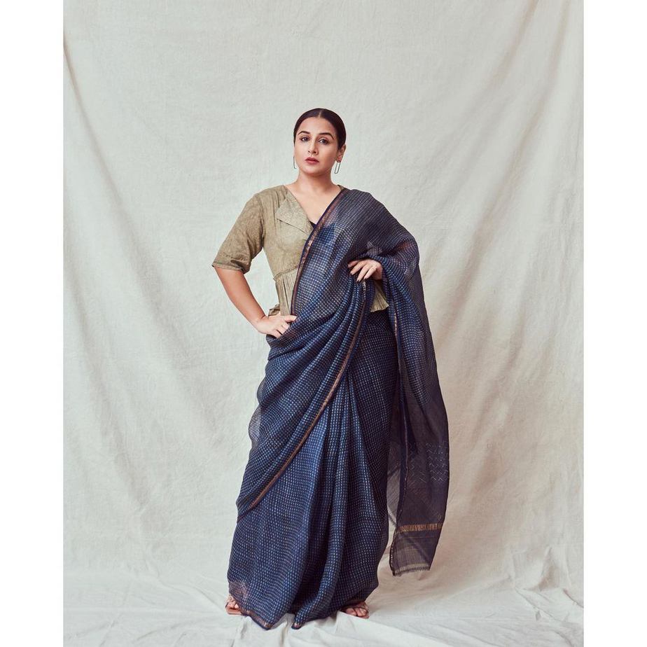 vidya balan in indigo saree by urvashi kaur2 vidya balan in indigo saree by Urvashi kaur2