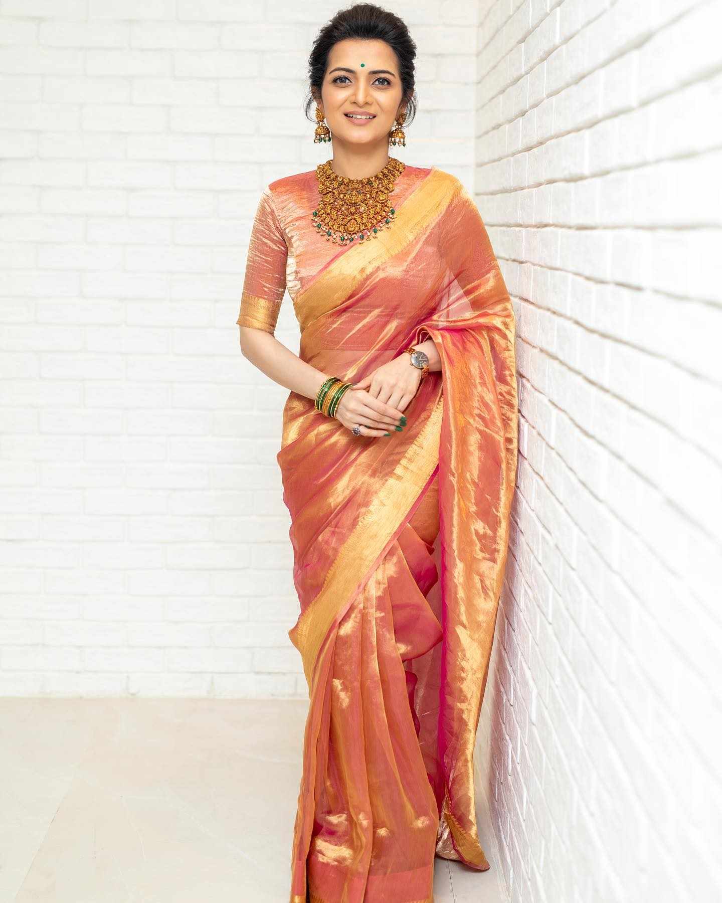 dd neelakandan in pink saree by eternal weaves for nayan wikki wedding3 dd neelakandan in pink saree by eternal weaves for nayan-wikki wedding3