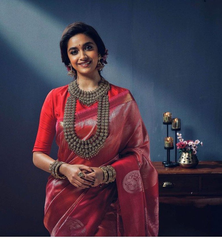 keerthy suresh in a red saree by swathi for an ad 1 keerthy suresh in a red saree by swathi for an ad-1