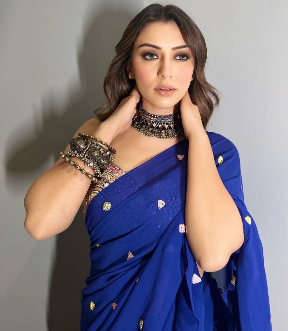 hansika motwani in a blue pre drape saree by tamanna punjabi kapoor2 hansika motwani in a blue pre drape saree by tamanna punjabi kapoor2