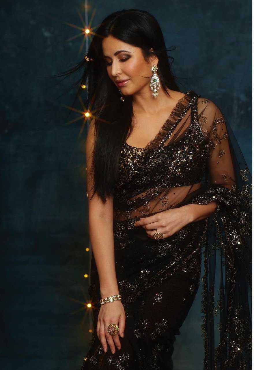 katrina kaif in black sabysachi saree for diwali1 katrina kaif in black sabysachi saree for diwali1