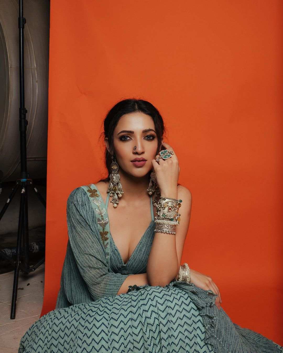 Kriti Sanon, Sonal Chauhan and Neha Shetty’s glam night party looks for Diwali! Celebrity Sarees neha sshetty in pooja rajgarhia saree for diwali