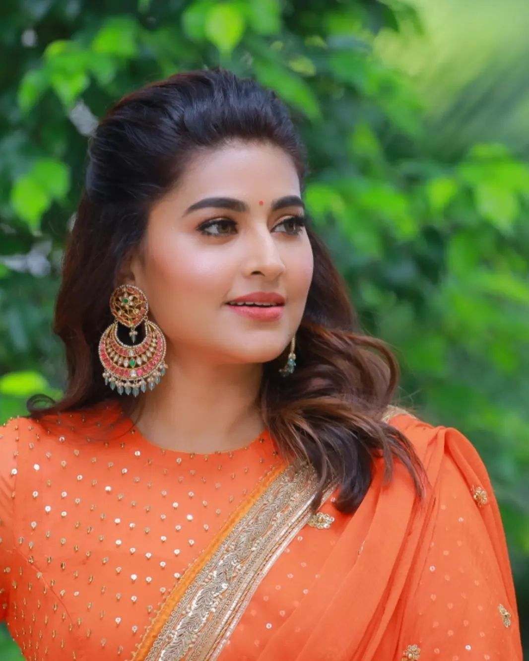 sneha prasanna in orange saree by geethu haute couture1 Sneha Prasanna looks beautiful in an orange saree! Celebrity Sarees