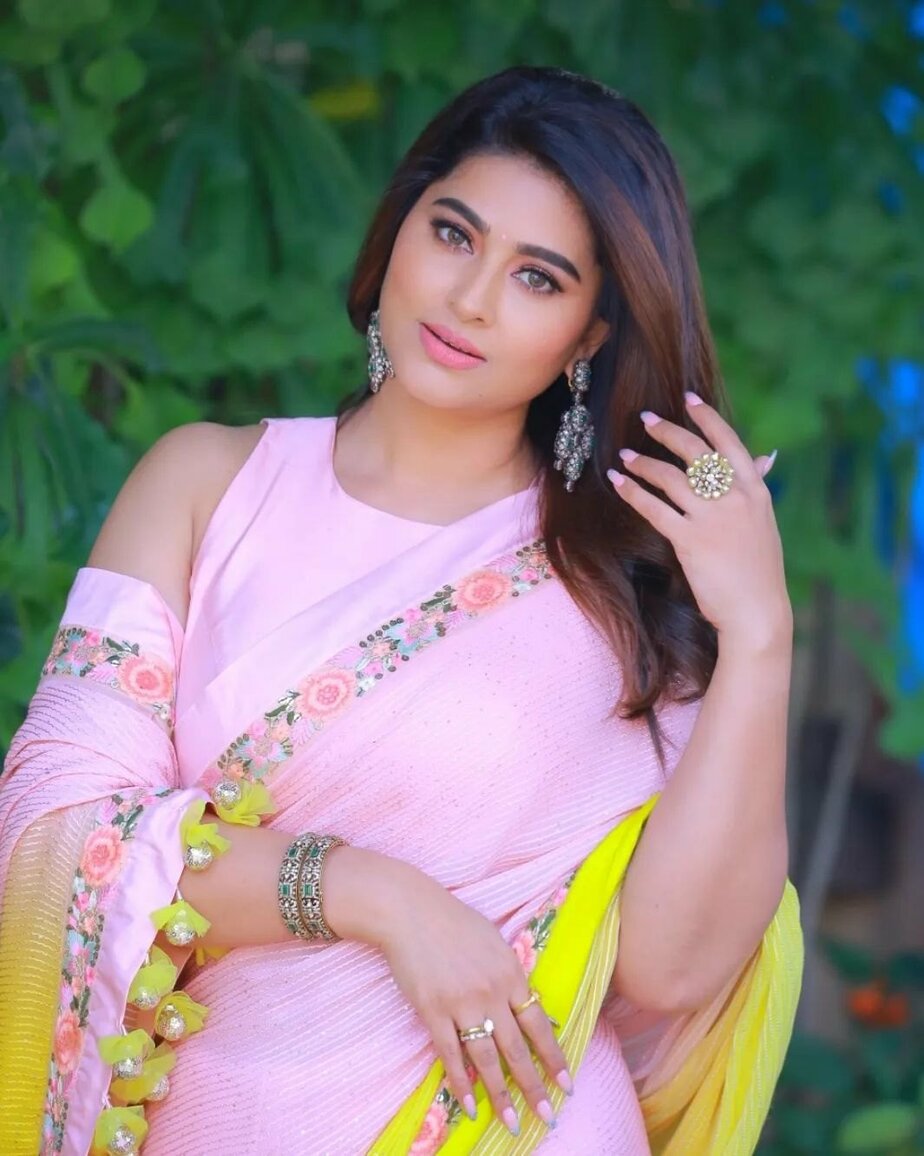 sneha prasanna in a pink saree by geethu haute couture2 sneha prasanna in a pink saree by geethu haute couture2