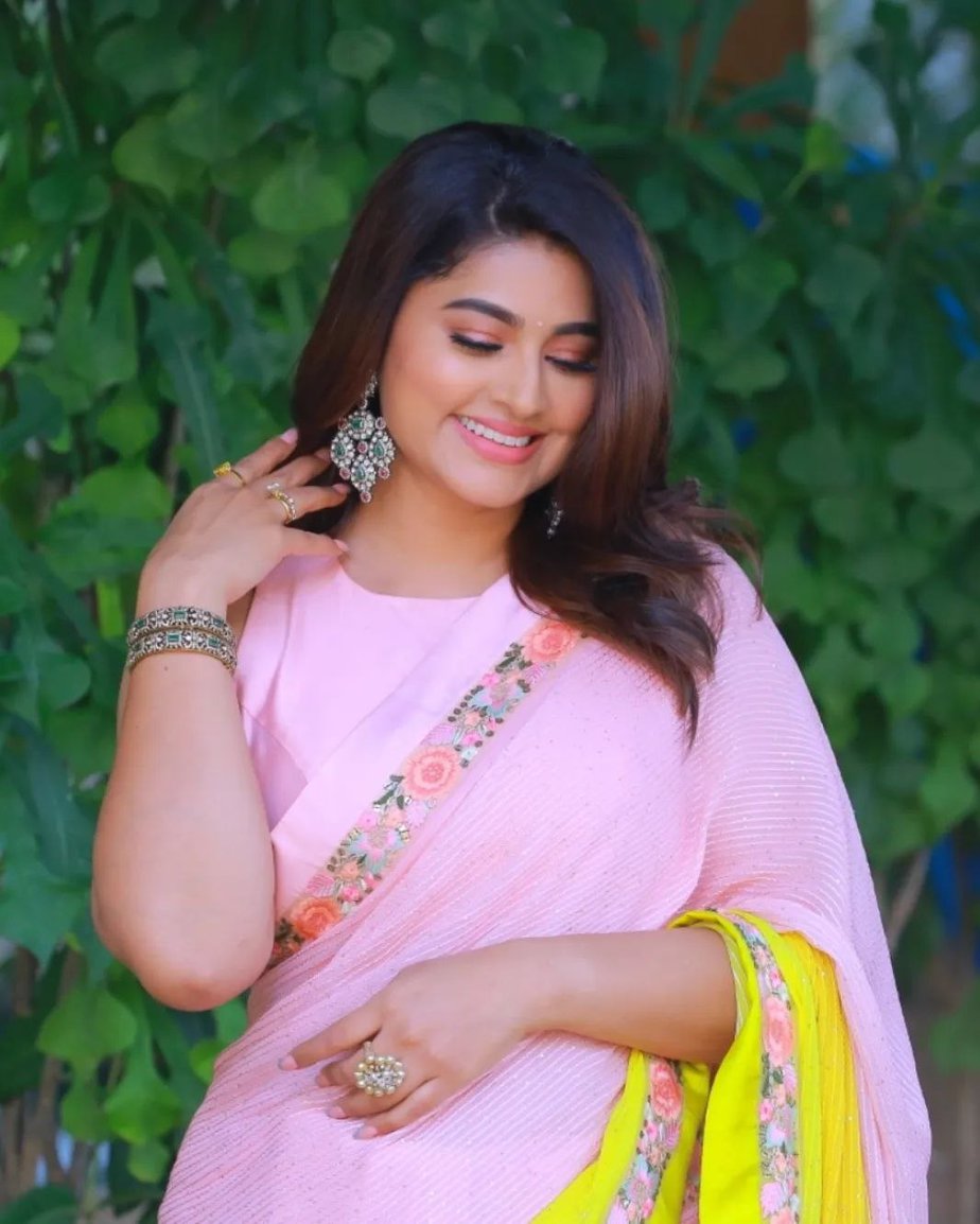 sneha prasanna in a pink saree by geethu haute couture1 sneha prasanna in a pink saree by geethu haute couture1