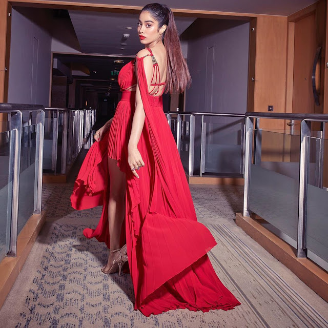 Bollywood Actress Jhanavi Kapoor Hot Photoshoot Pics