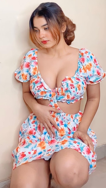 Kanak Mishra Latest Bold Photos.