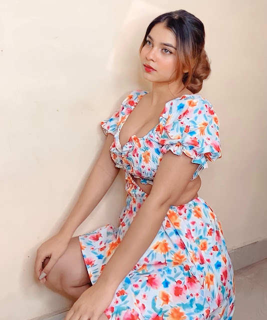 Kanak Mishra Latest Bold Photos.