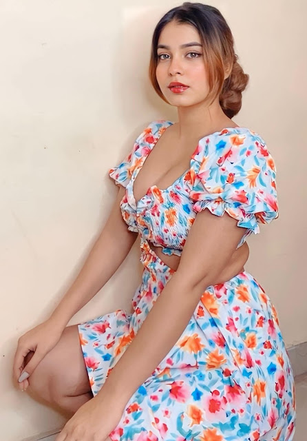 Kanak Mishra Latest Bold Photos.