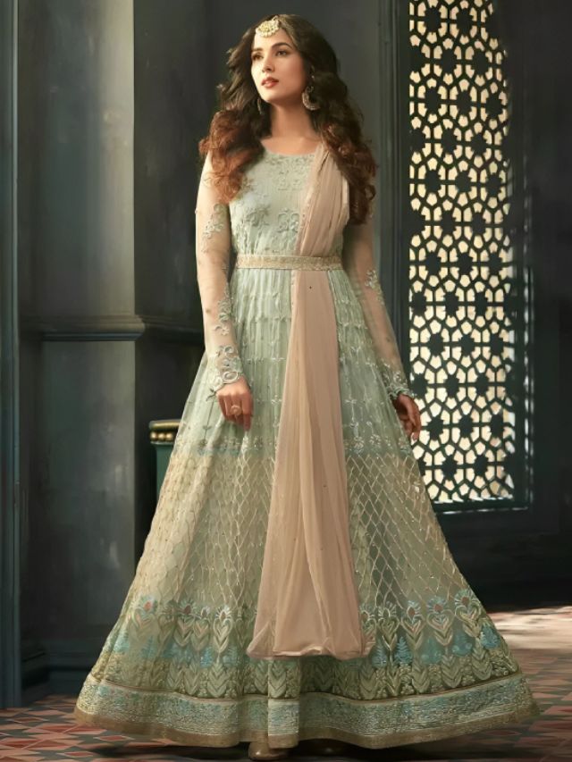 Know About Different Types of Suits for Ladies by Body Types Floor-length Suits