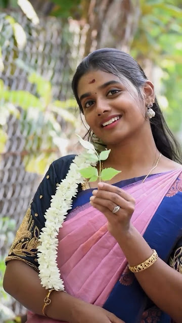 Madhu Cute Saree Pics
