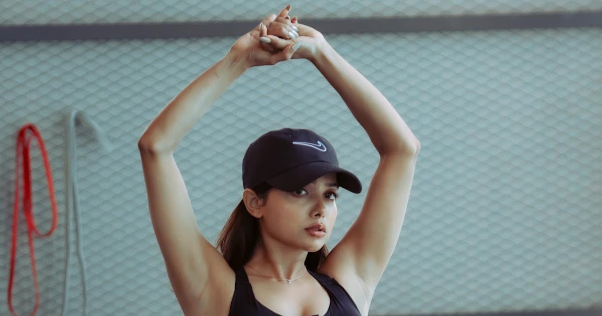 Bollywood Actress Manisha Rani Latest Hot Pics in Gym Wear Celebrity Sarees