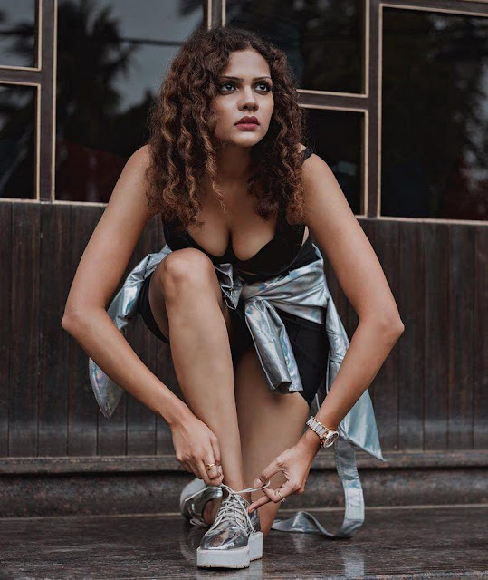 Actress Radhica Dhuri hot cleavage pics