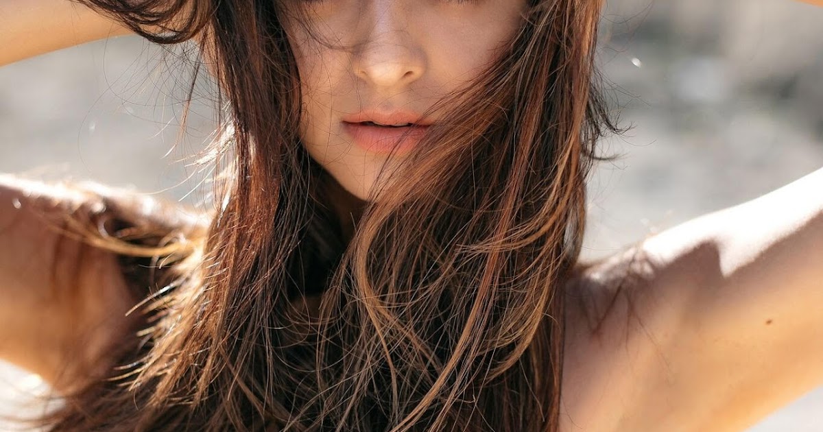 Bollywood Actress Vedhika Stunning Glam Look Celebrity Sarees