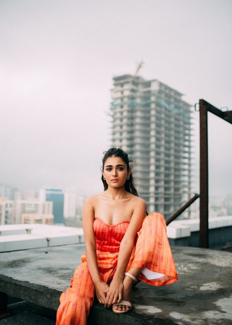 Shalini Pandey’s bold and glamorous pics