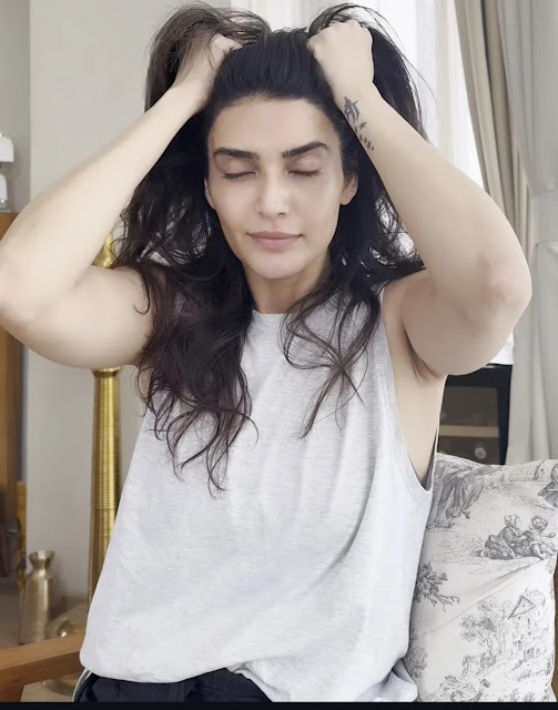 Karishma Tanna hot armpit pics