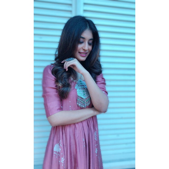 Kritika Kamra looks adorable in her latest pics