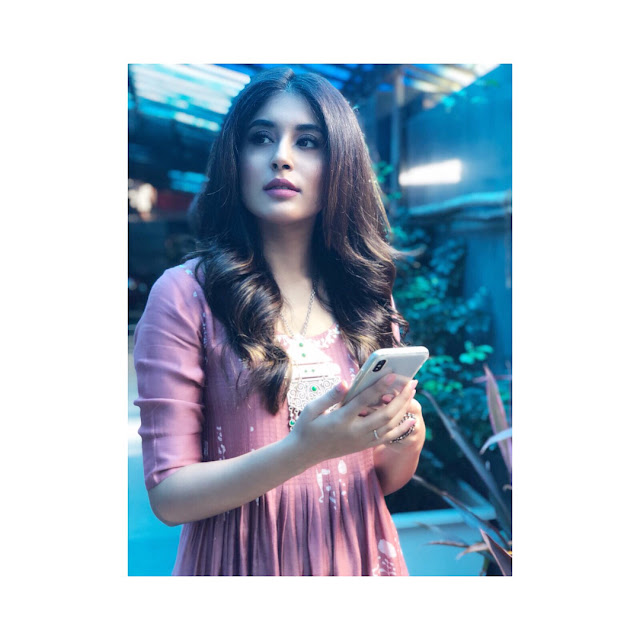 Kritika Kamra looks adorable in her latest pics