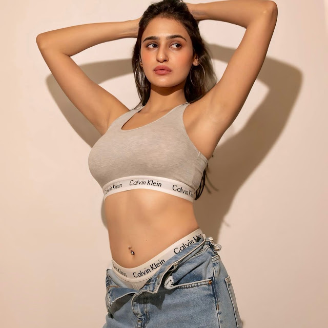Prakriti Pavani looks hot in inner wear