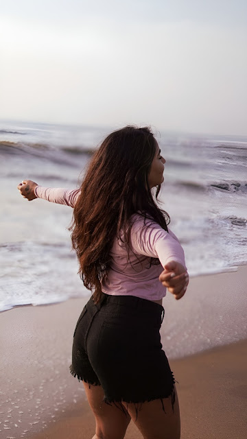 Deepthi Sunaina’s latest stylish and hot pictures. Deepthi Sunaina’s latest stylish and hot pictures.