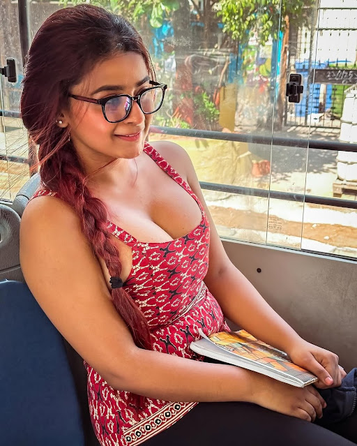 Suhana Khan hot and stylish new stills