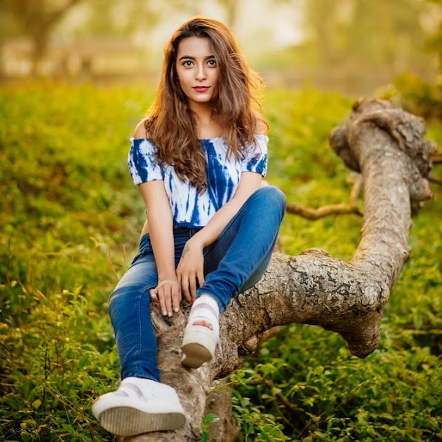 Jinal Joshi hot look from photoshoot