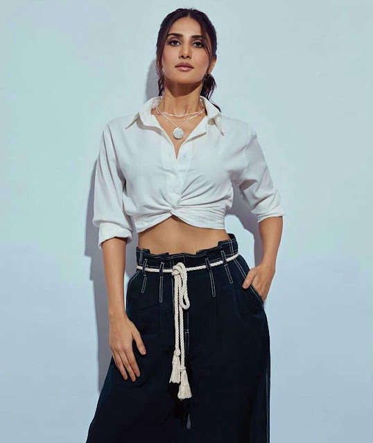 Bollywood Actress Vaani Kapoor Latest Hot Photoshoot Pics