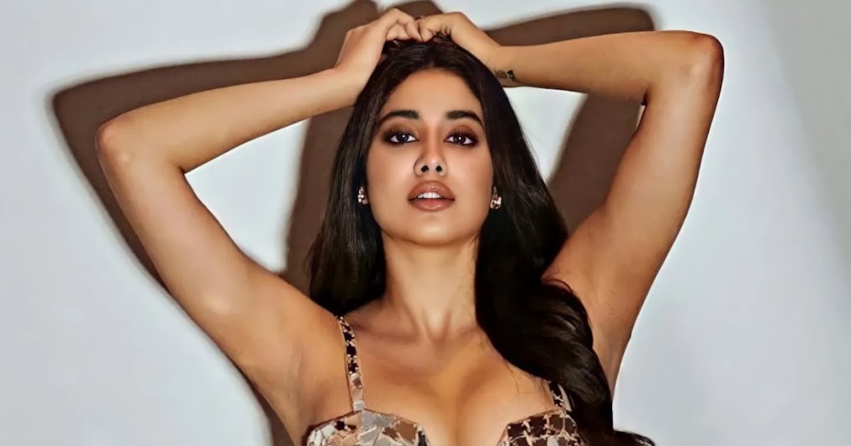 Janhvi Kapoor Sizzles in Sleeveless BodyCon Outfit Hot Pics Celebrity Sarees