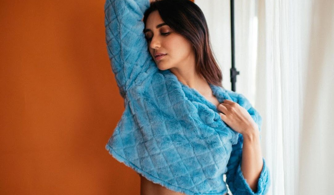 Nikita Dutta Bollywood Actress Latest Hot Photoshoot Pics Celebrity Sarees