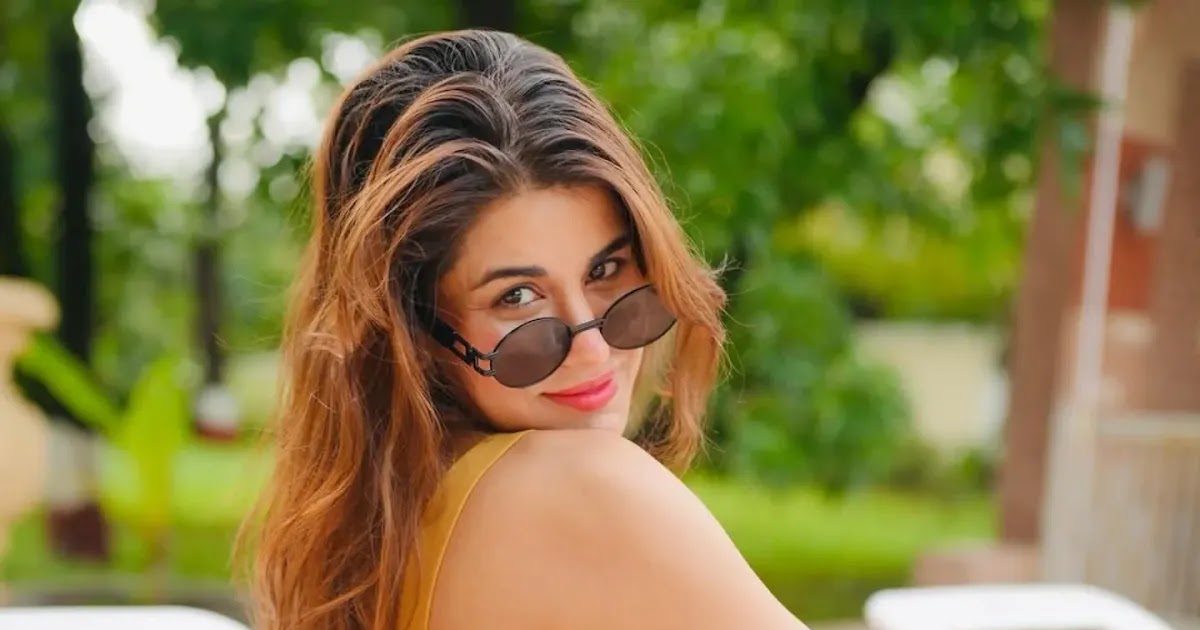 Kanika G Stuns in Her Latest Hot Bikini Pics Celebrity Sarees